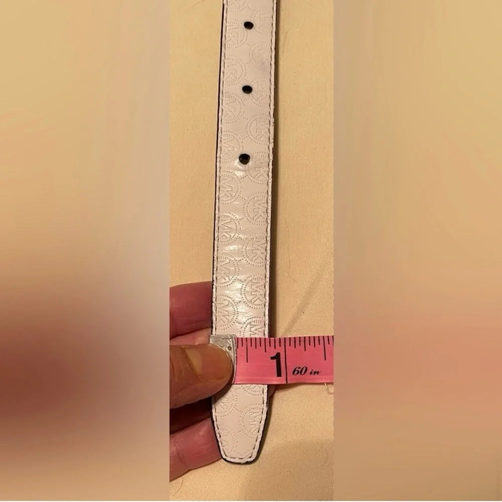 Michael Kors Twist reversible Belt with Monogram Design - Picture 4 of 9